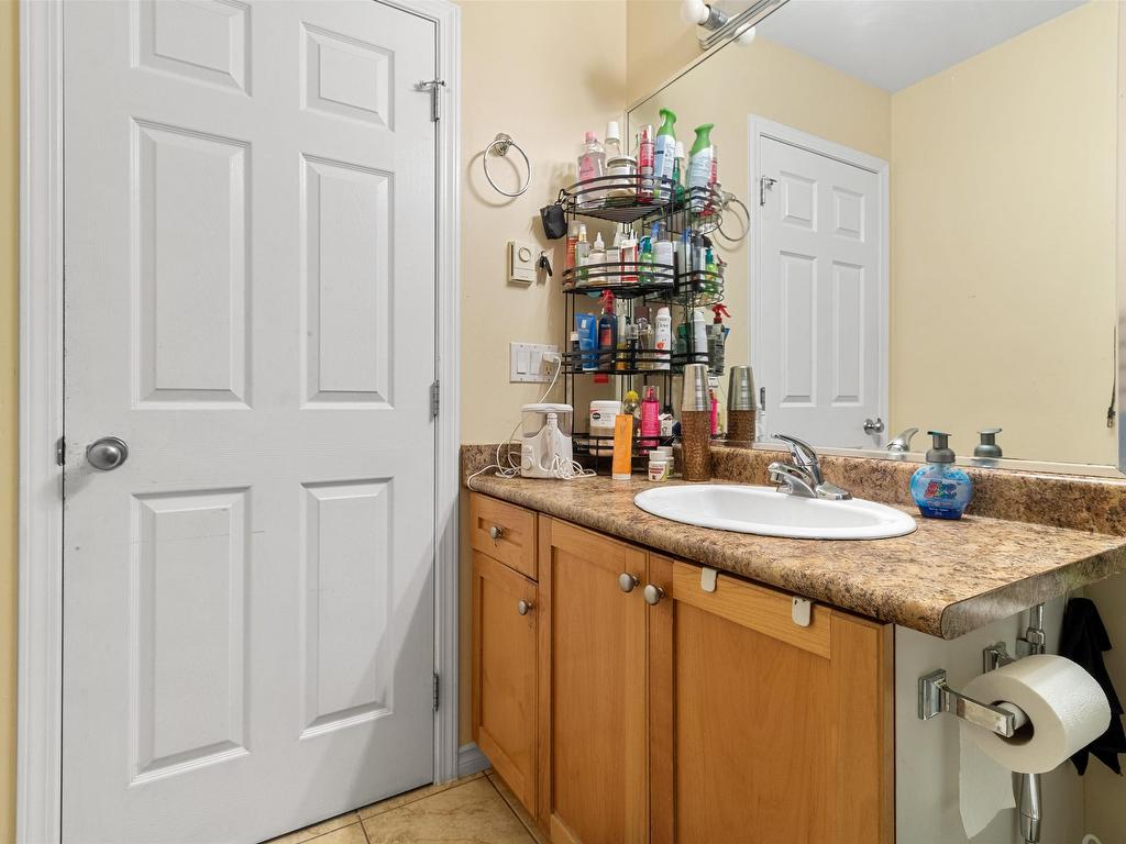 









12730


66

Avenue, 18,
Surrey,




BC
V3W 2A9

