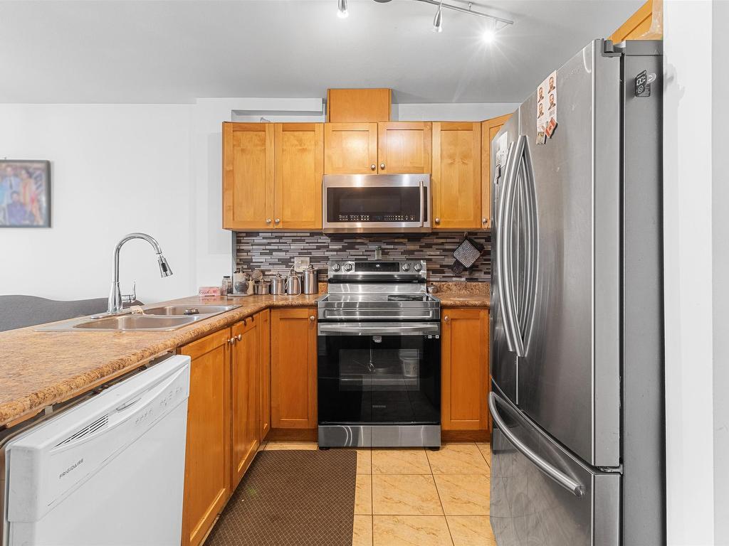 









12730


66

Avenue, 18,
Surrey,




BC
V3W 2A9

