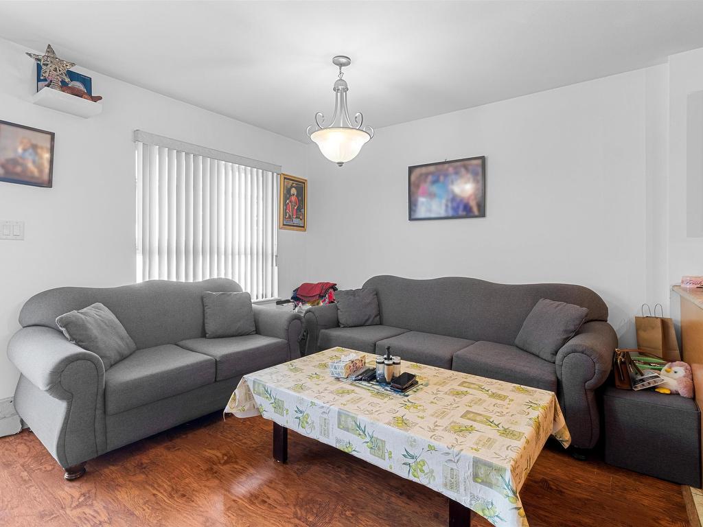 









12730


66

Avenue, 18,
Surrey,




BC
V3W 2A9

