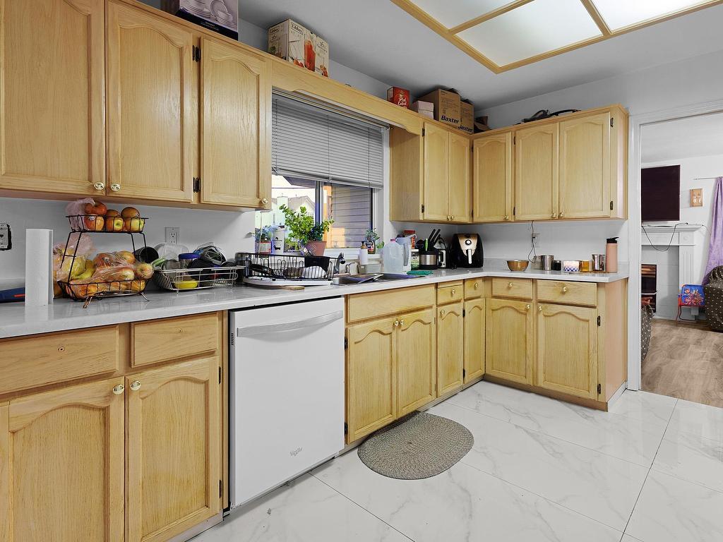 









19037


60

Avenue,
Surrey,




BC
V3S 8A1

