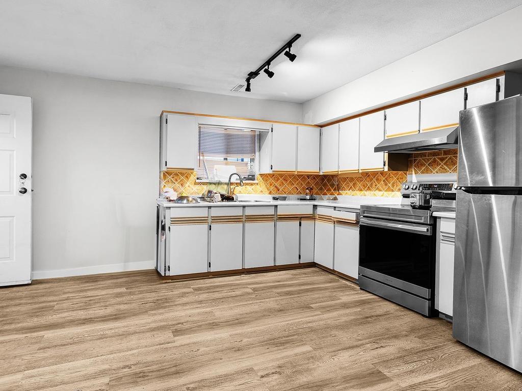 









19037


60

Avenue,
Surrey,




BC
V3S 8A1

