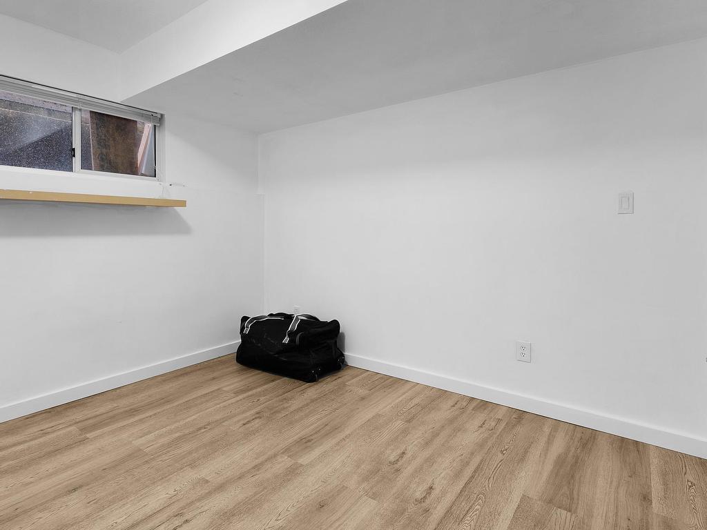 









19037


60

Avenue,
Surrey,




BC
V3S 8A1


