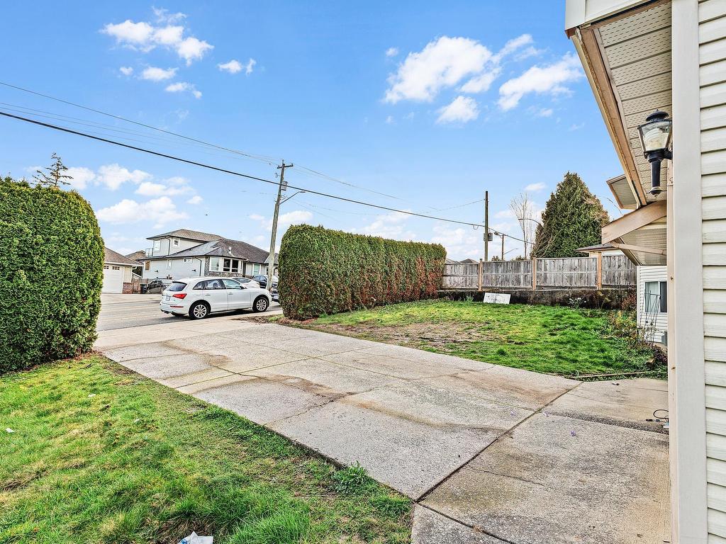 









19037


60

Avenue,
Surrey,




BC
V3S 8A1


