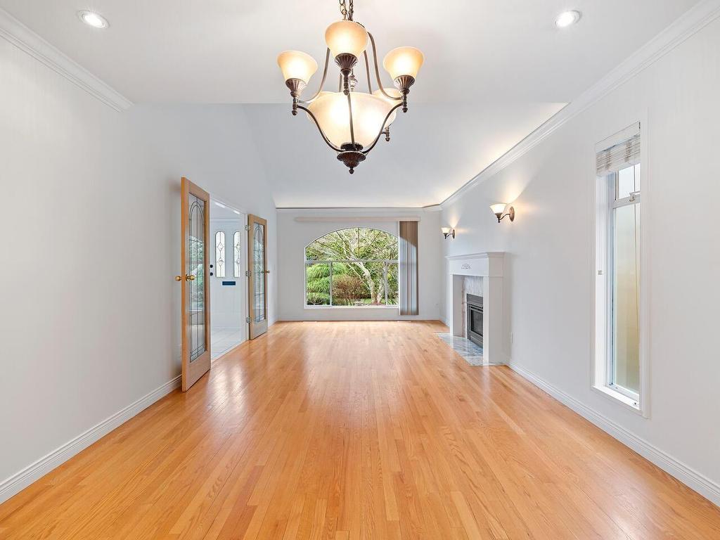









13346


60

Avenue,
Surrey,




BC
V3X 2M2

