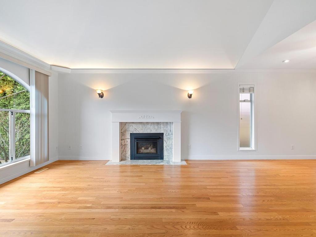 









13346


60

Avenue,
Surrey,




BC
V3X 2M2


