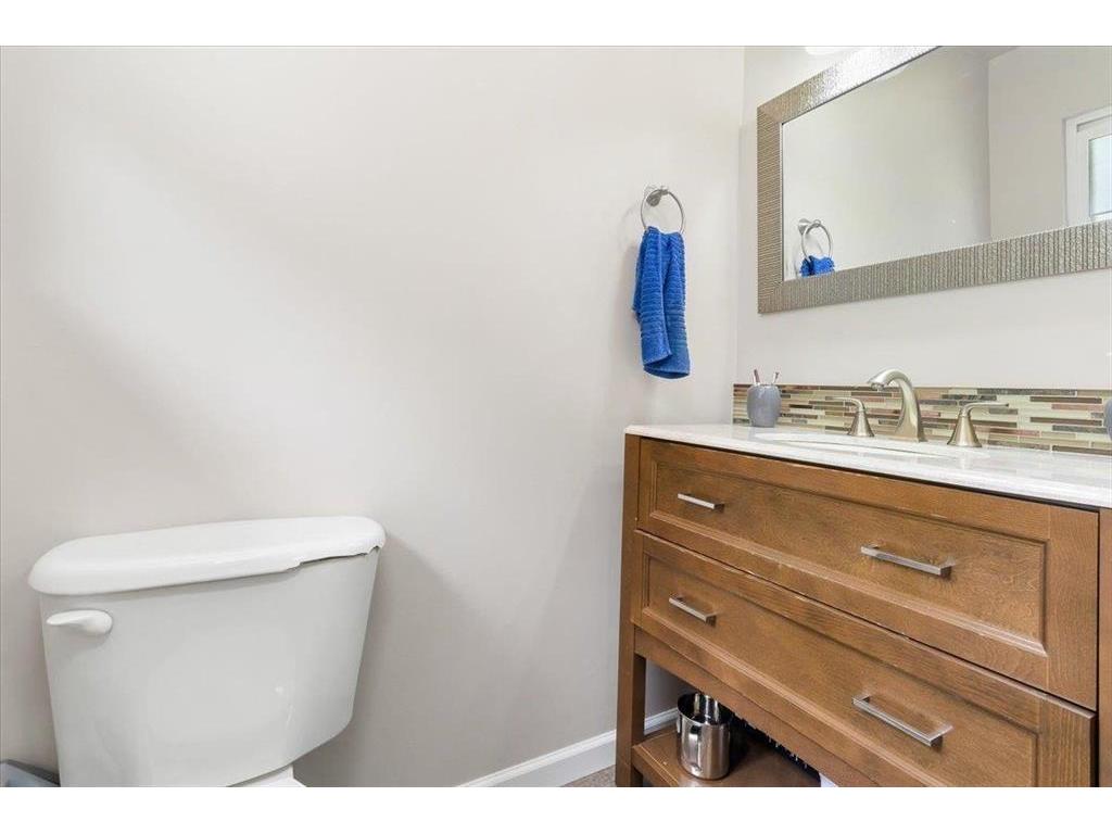 









7125


114a

Street,
Delta,




BC
V4E 1X3

