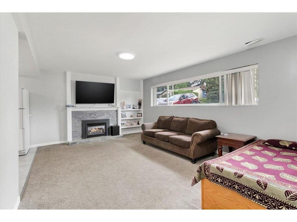 









7125


114a

Street,
Delta,




BC
V4E 1X3

