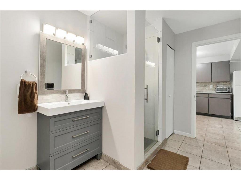 









7125


114a

Street,
Delta,




BC
V4E 1X3


