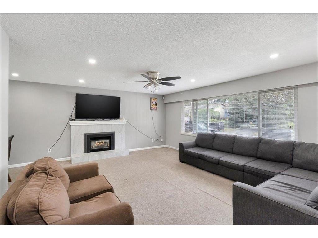 









7125


114a

Street,
Delta,




BC
V4E 1X3

