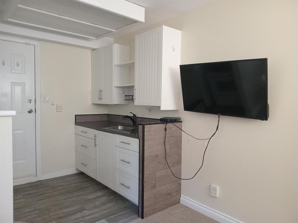 









6084


126

Street,
Surrey,




BC
V3X 1V6


