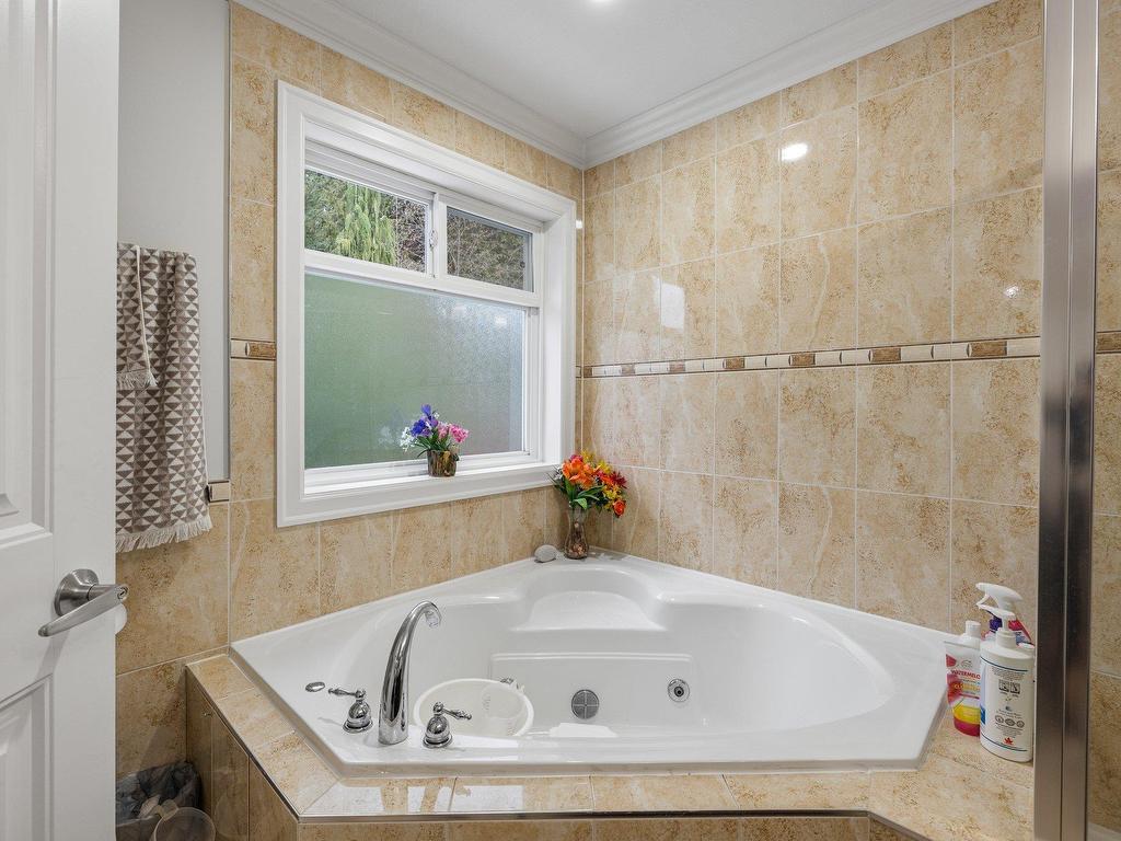 









6250


142b

Street,
Surrey,




BC
V3X 0B7

