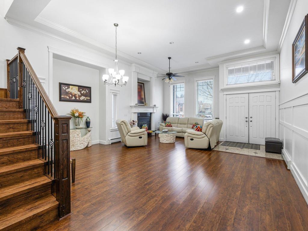 









6250


142b

Street,
Surrey,




BC
V3X 0B7

