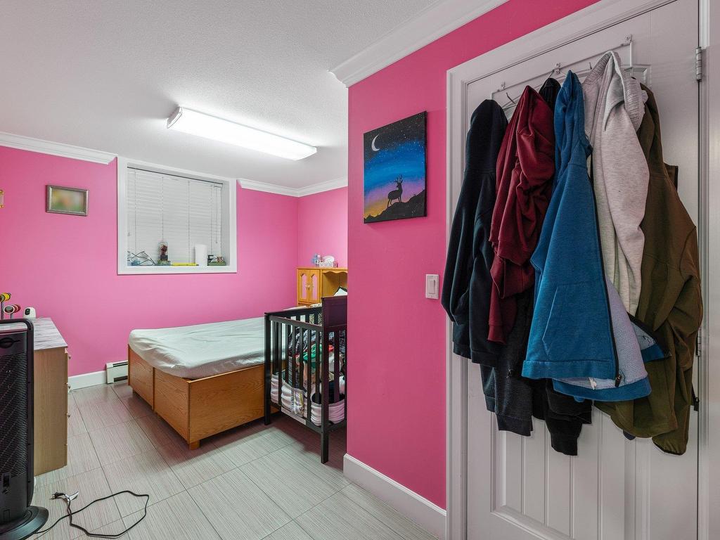 









6250


142b

Street,
Surrey,




BC
V3X 0B7


