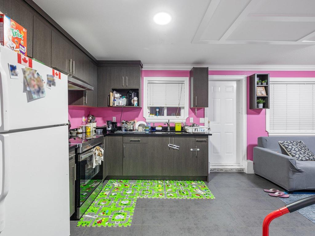 









6250


142b

Street,
Surrey,




BC
V3X 0B7

