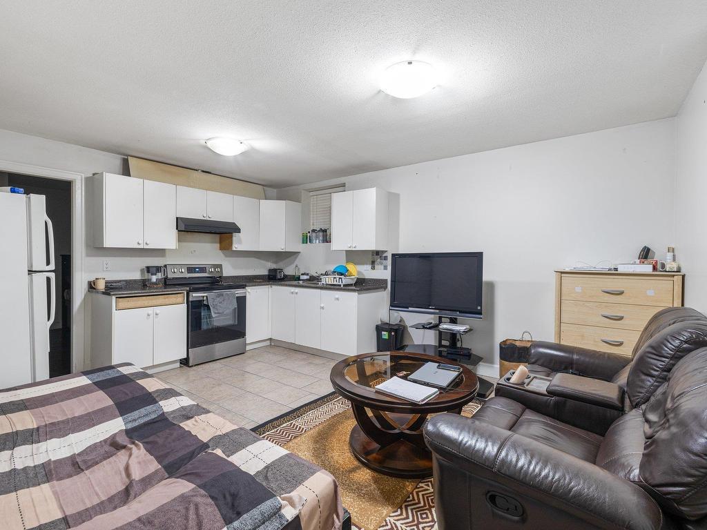 









6250


142b

Street,
Surrey,




BC
V3X 0B7

