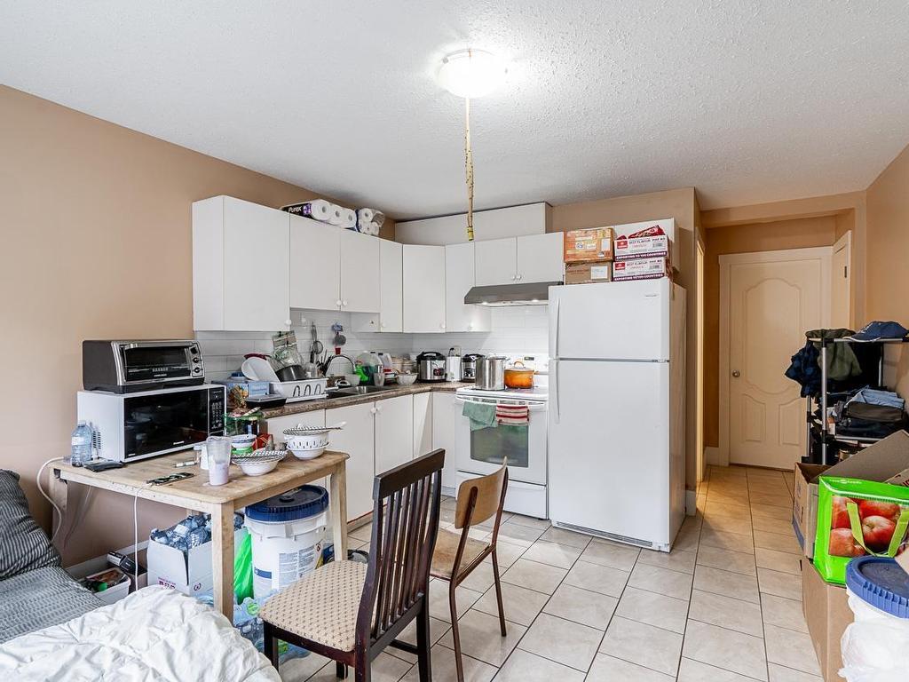 









27760


Pullman

Avenue,
Abbotsford,




BC
V4X 0A2

