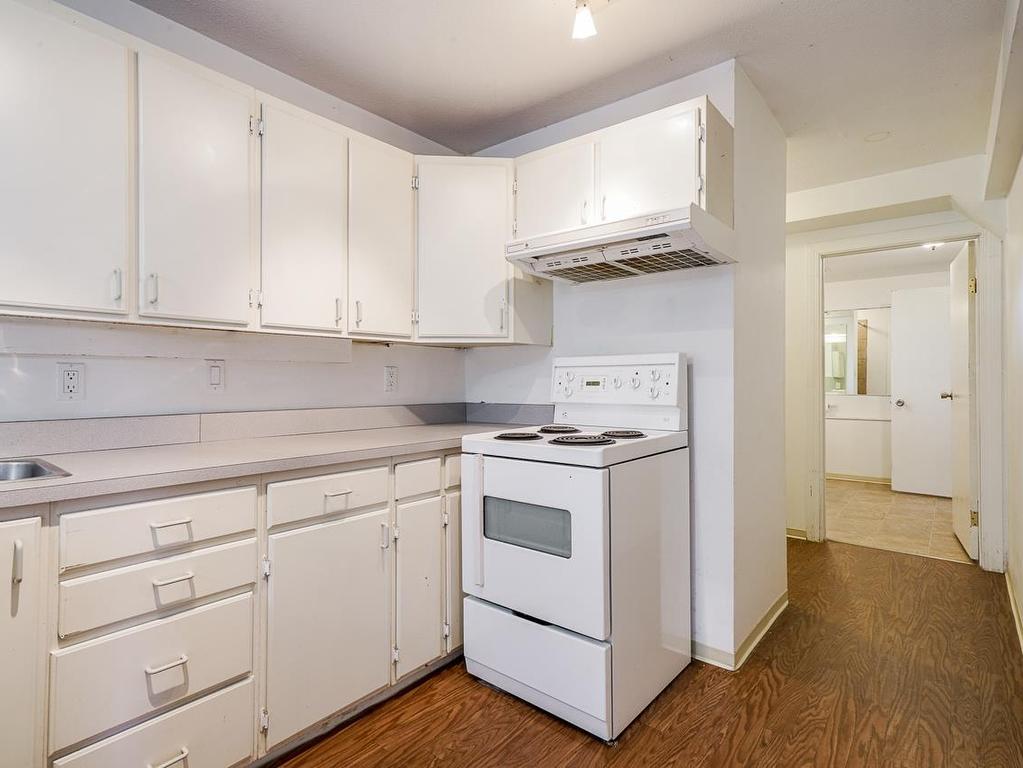 









1806


156

Street,
Surrey,




BC
V4A 4T6

