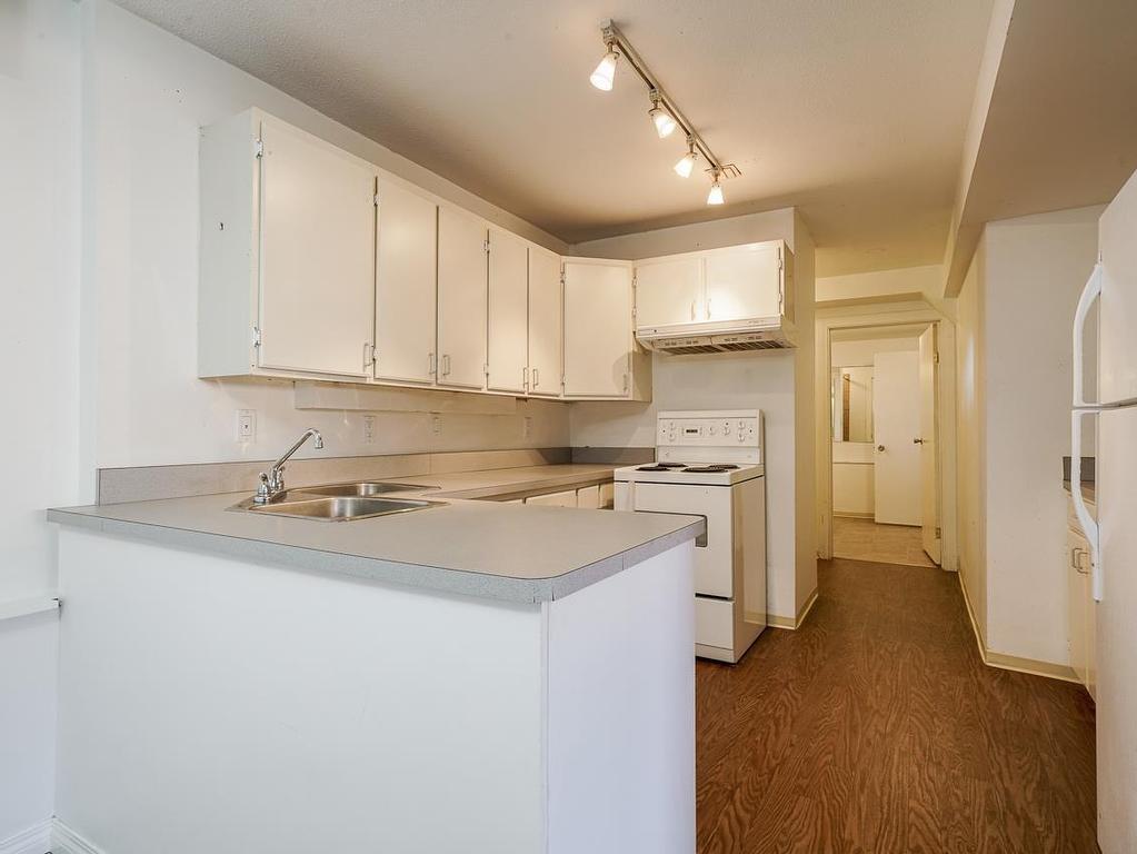 









1806


156

Street,
Surrey,




BC
V4A 4T6

