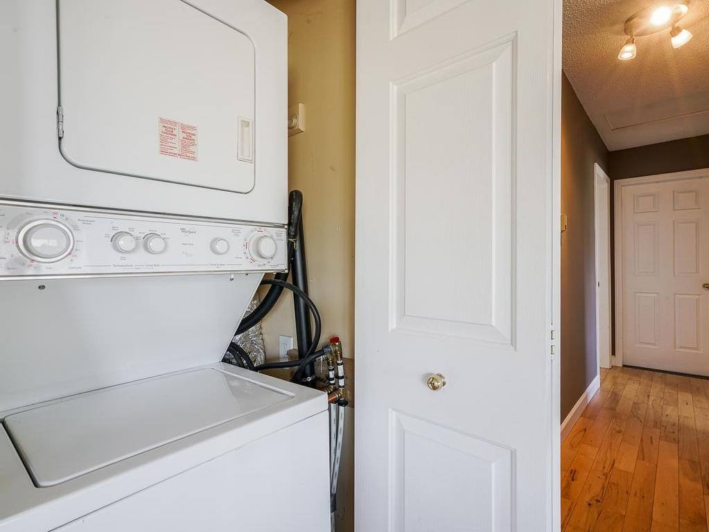 









1806


156

Street,
Surrey,




BC
V4A 4T6

