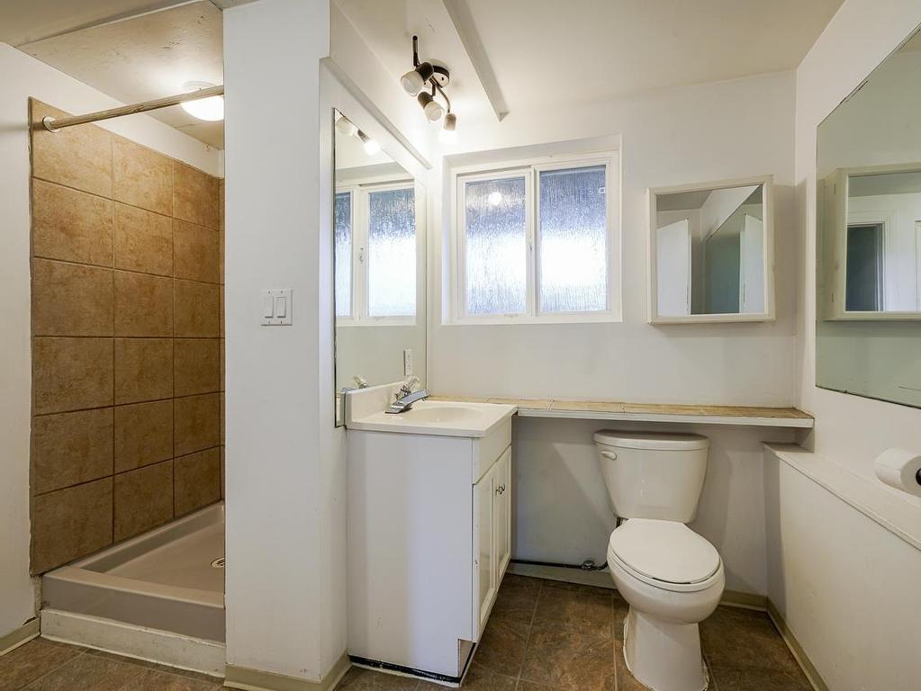 









1806


156

Street,
Surrey,




BC
V4A 4T6

