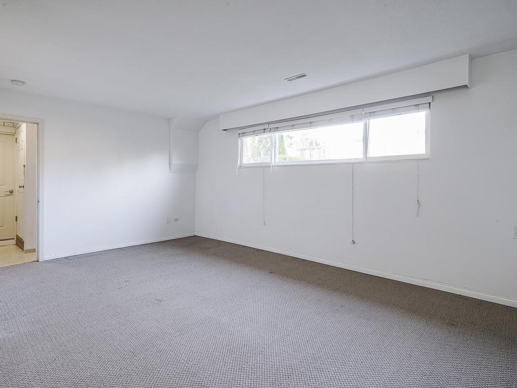 









1806


156

Street,
Surrey,




BC
V4A 4T6

