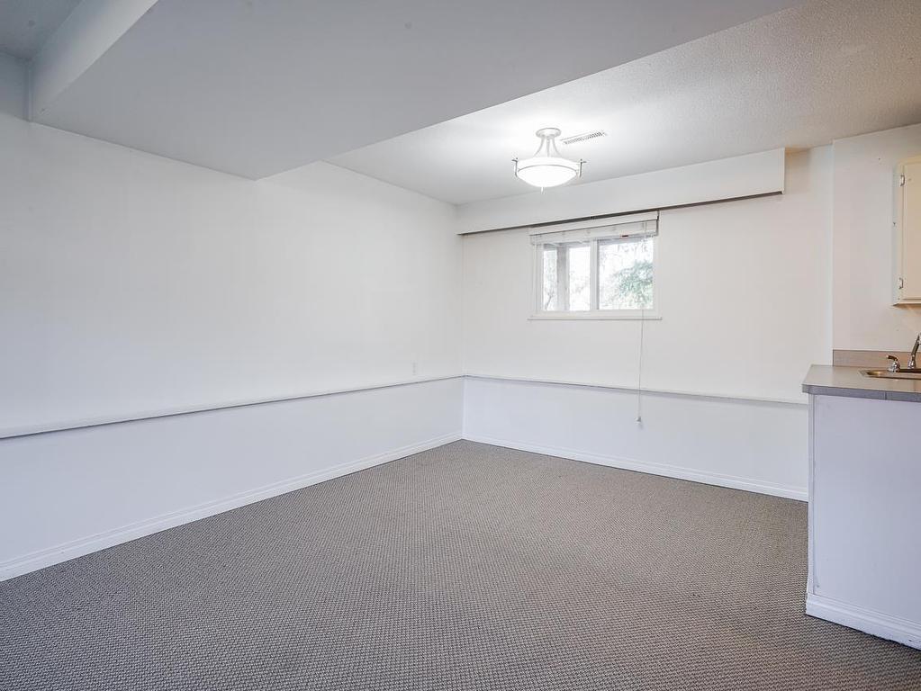 









1806


156

Street,
Surrey,




BC
V4A 4T6


