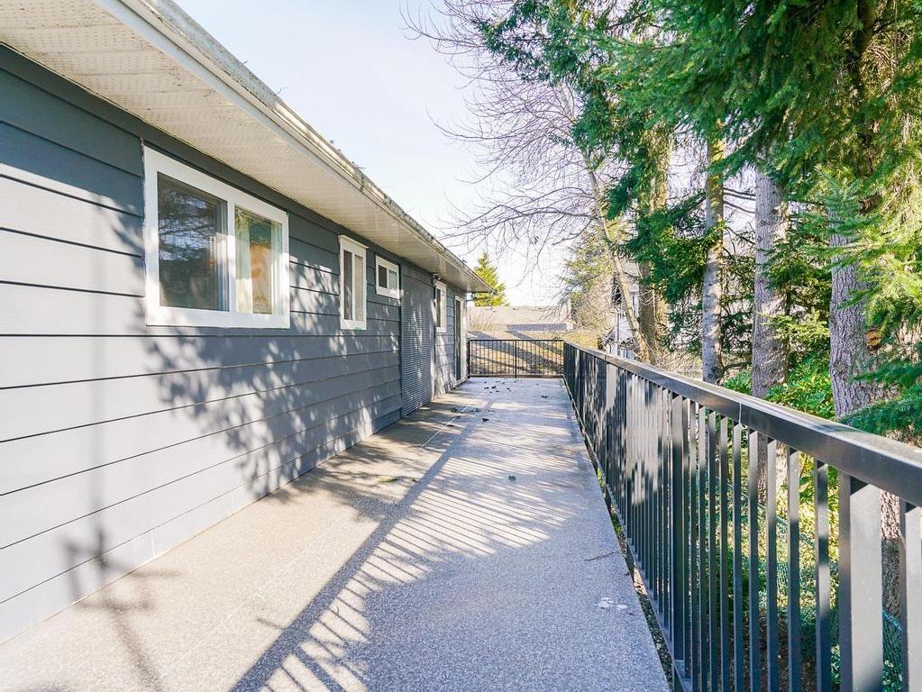 









1806


156

Street,
Surrey,




BC
V4A 4T6

