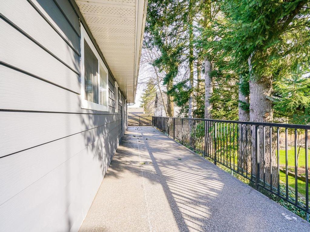 









1806


156

Street,
Surrey,




BC
V4A 4T6

