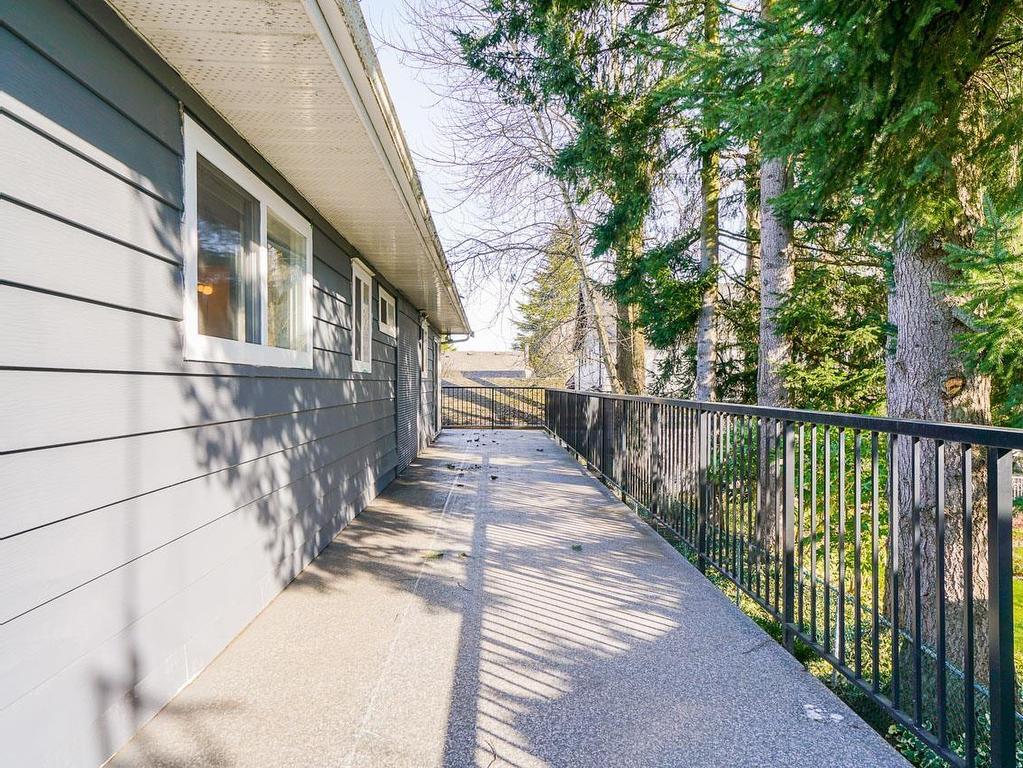 









1806


156

Street,
Surrey,




BC
V4A 4T6

