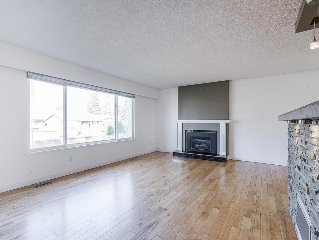 









1806


156

Street,
Surrey,




BC
V4A 4T6

