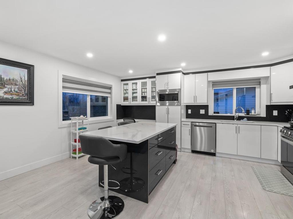 









2862


Glenavon

Court,
Abbotsford,




BC
V3G 1G7

