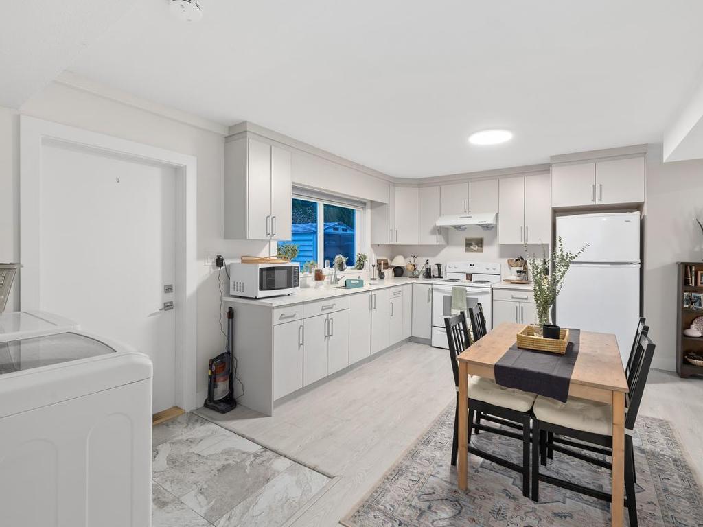 









2862


Glenavon

Court,
Abbotsford,




BC
V3G 1G7

