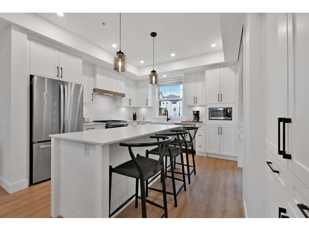 









7967


197

Street, 8,
Langley,




BC
V2Y 3P1

