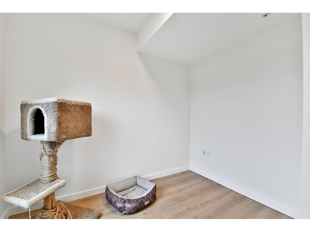 









7967


197

Street, 8,
Langley,




BC
V2Y 3P1

