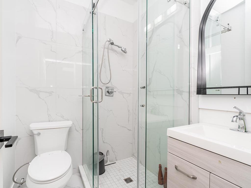









14752


60a

Avenue,
Surrey,




BC
V3S 1W1


