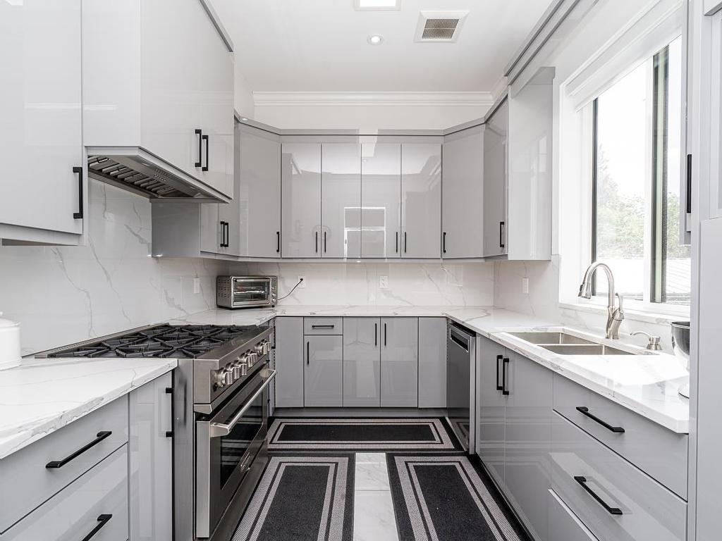









14752


60a

Avenue,
Surrey,




BC
V3S 1W1

