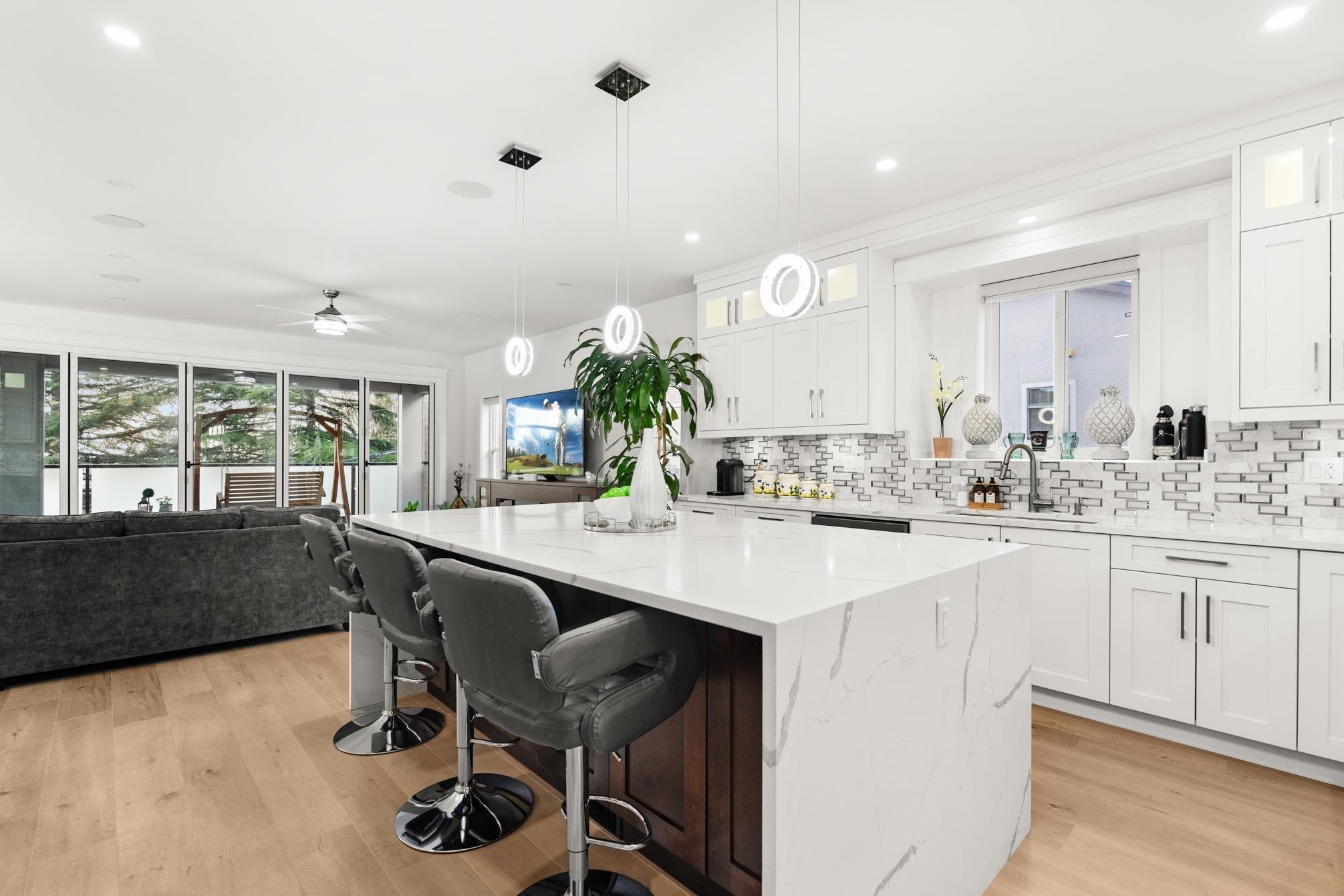 









7822


108

Street,
Delta,




BC
V4C 4C2

