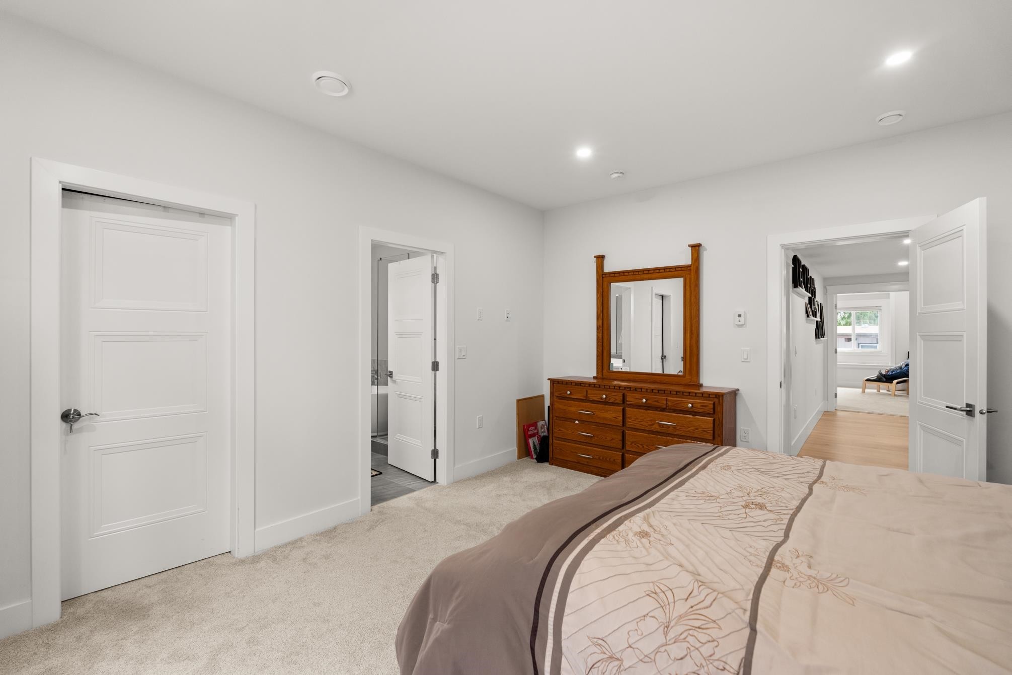 









7822


108

Street,
Delta,




BC
V4C 4C2

