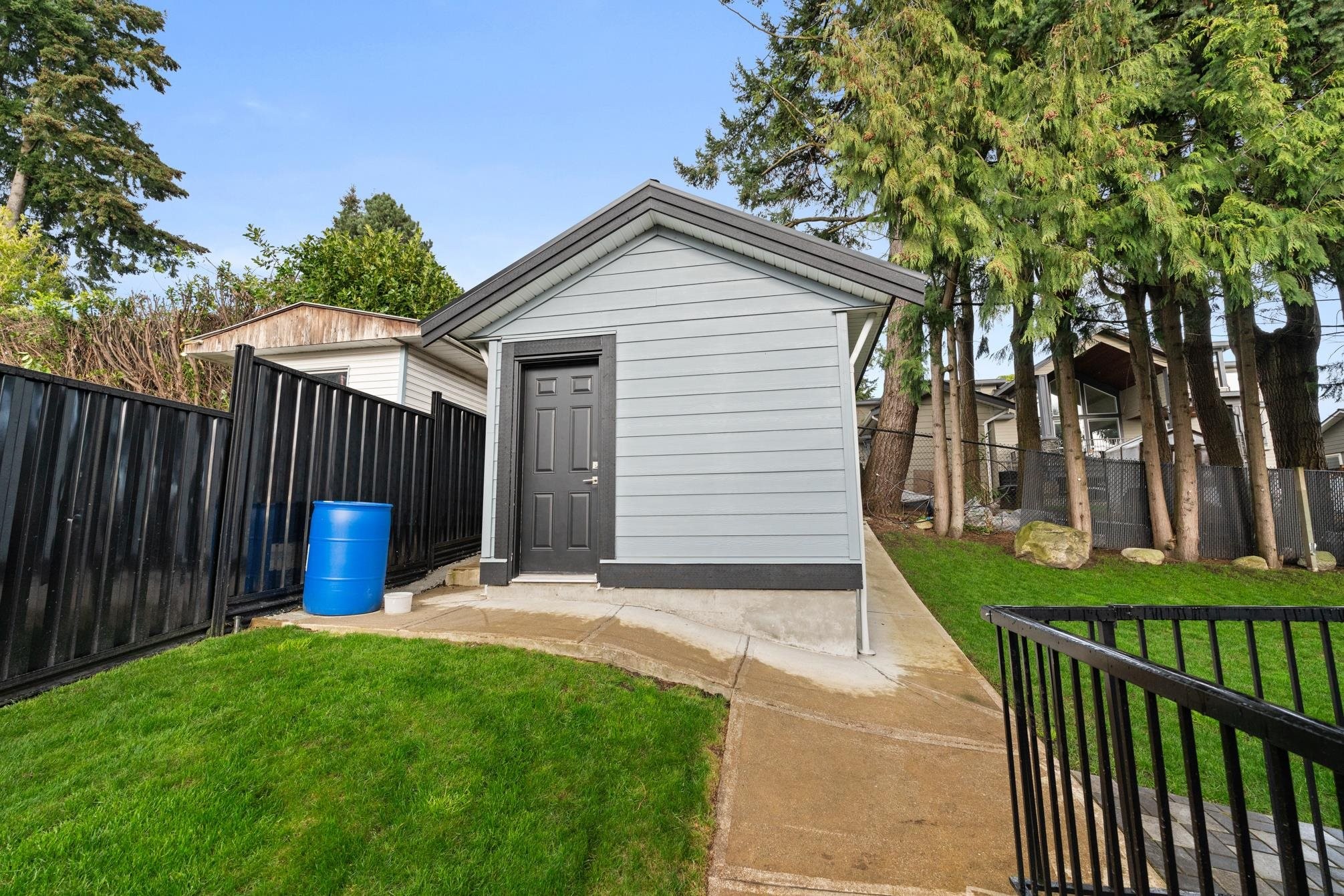 









7822


108

Street,
Delta,




BC
V4C 4C2


