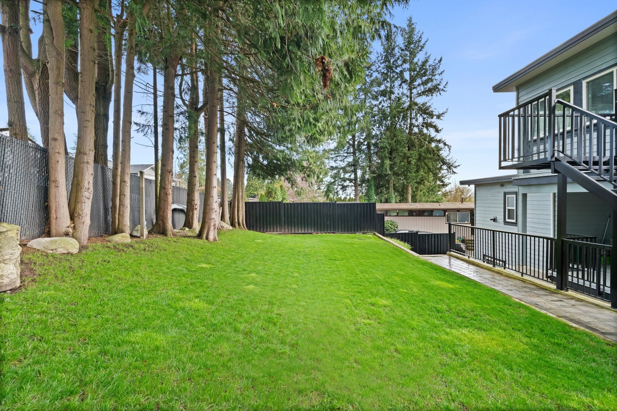 









7822


108

Street,
Delta,




BC
V4C 4C2


