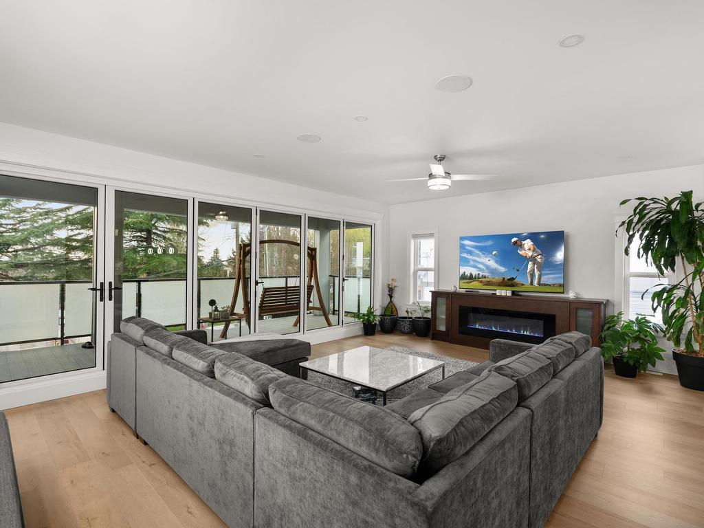 









7822


108

Street,
Delta,




BC
V4C 4C2

