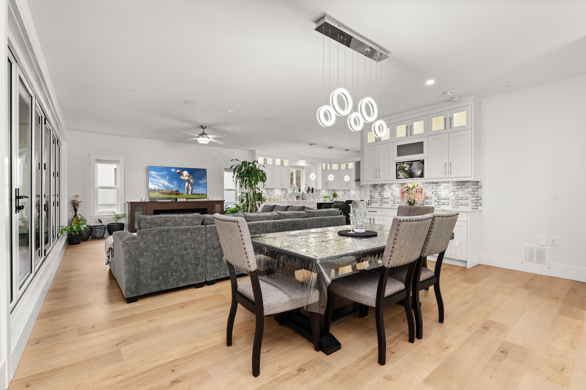 









7822


108

Street,
Delta,




BC
V4C 4C2

