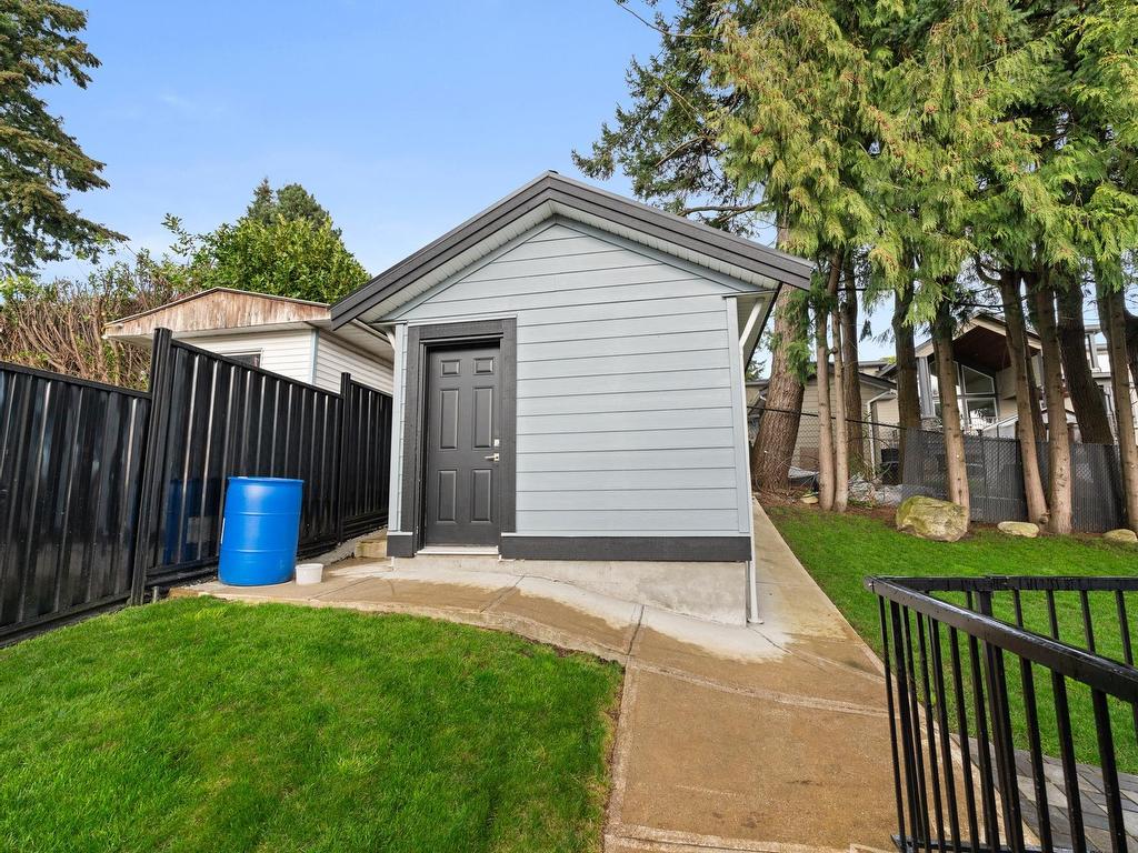 









7822


108

Street,
Delta,




BC
V4C 4C2


