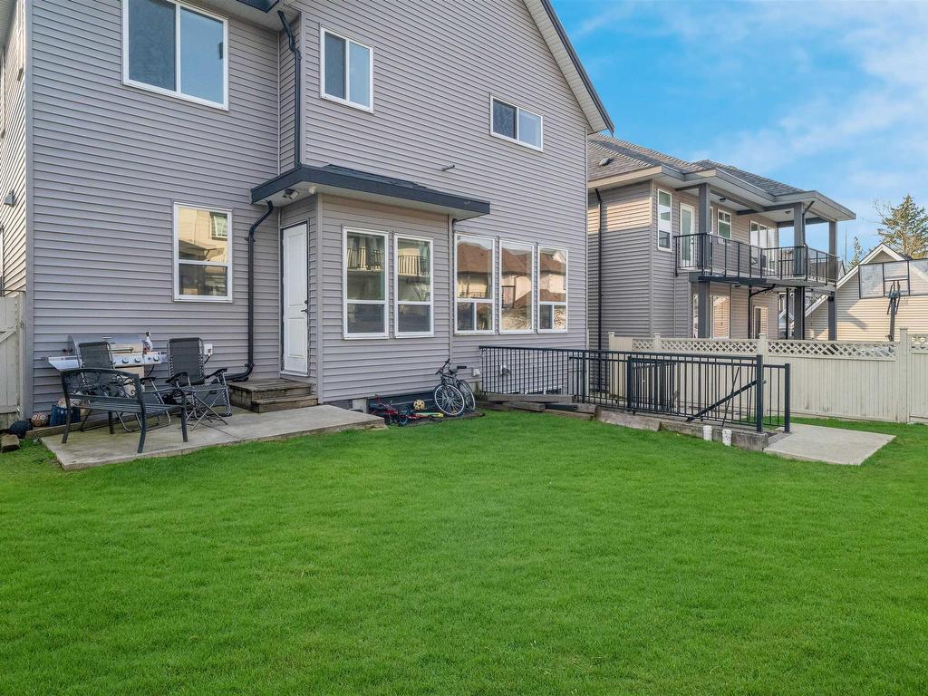 









5888


139a

Street,
Surrey,




BC
V3X 0G7

