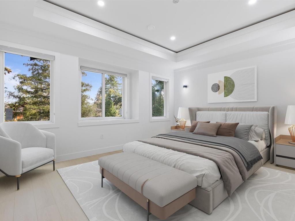 









15584


89b

Avenue,
Surrey,




BC
V3R 4K9

