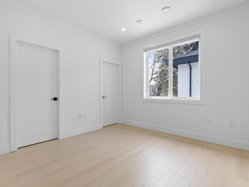 









15584


89b

Avenue,
Surrey,




BC
V3R 4K9

