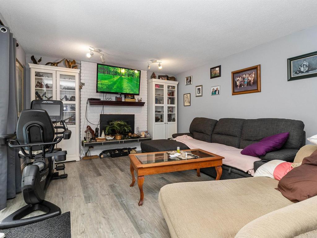 









18478


94

Avenue,
Surrey,




BC
V4N 4P9

