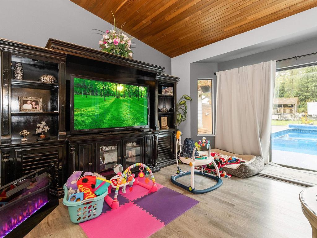 









18478


94

Avenue,
Surrey,




BC
V4N 4P9


