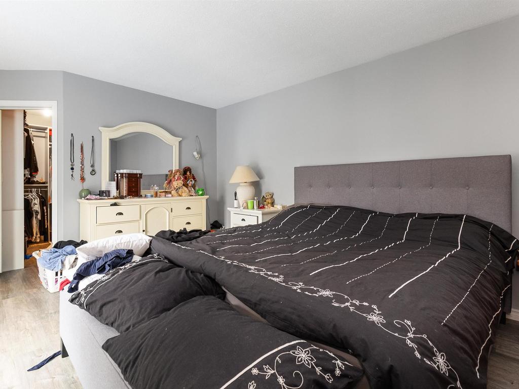 









18478


94

Avenue,
Surrey,




BC
V4N 4P9

