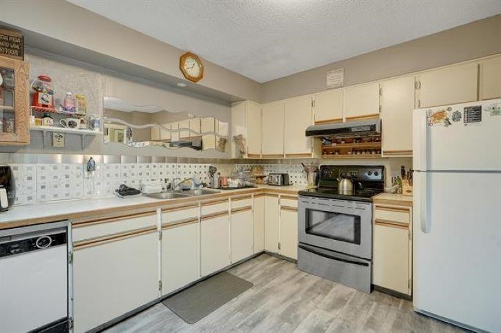 









11532


85

Avenue,
Delta,




BC
V4C 2T7

